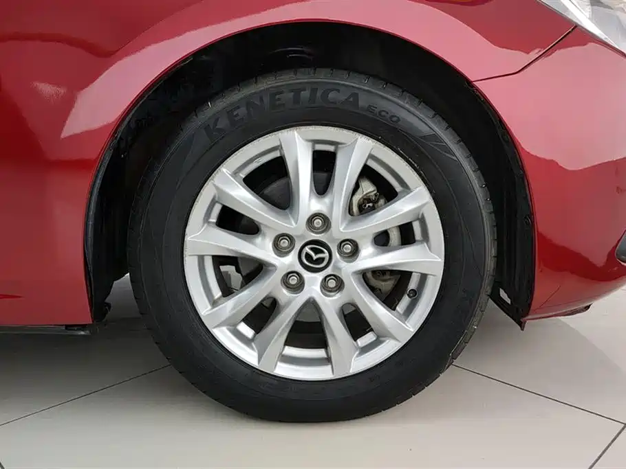 Mazda 3 Axela Sedan 1.5 L Auto Luxury