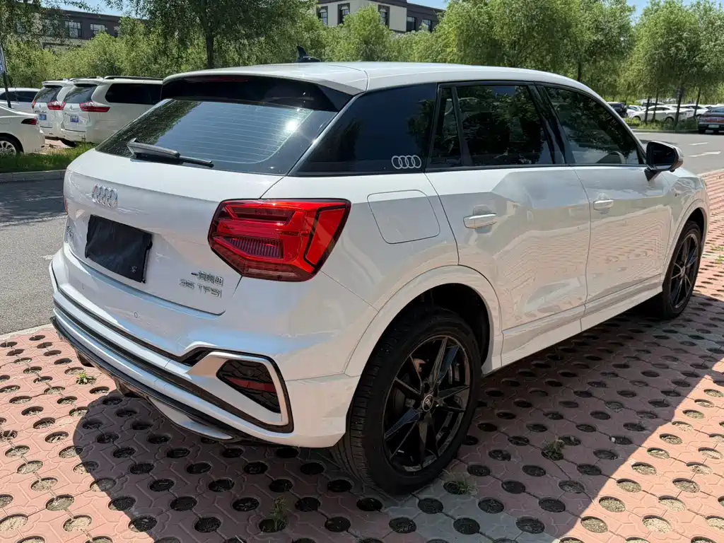 Audi Q2 L 35 TFSI Fashion Dynamic