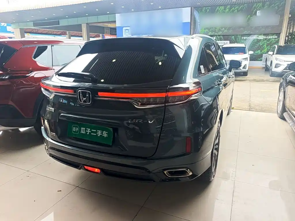 Honda UR-V 370 TURBO 4 WD Premium