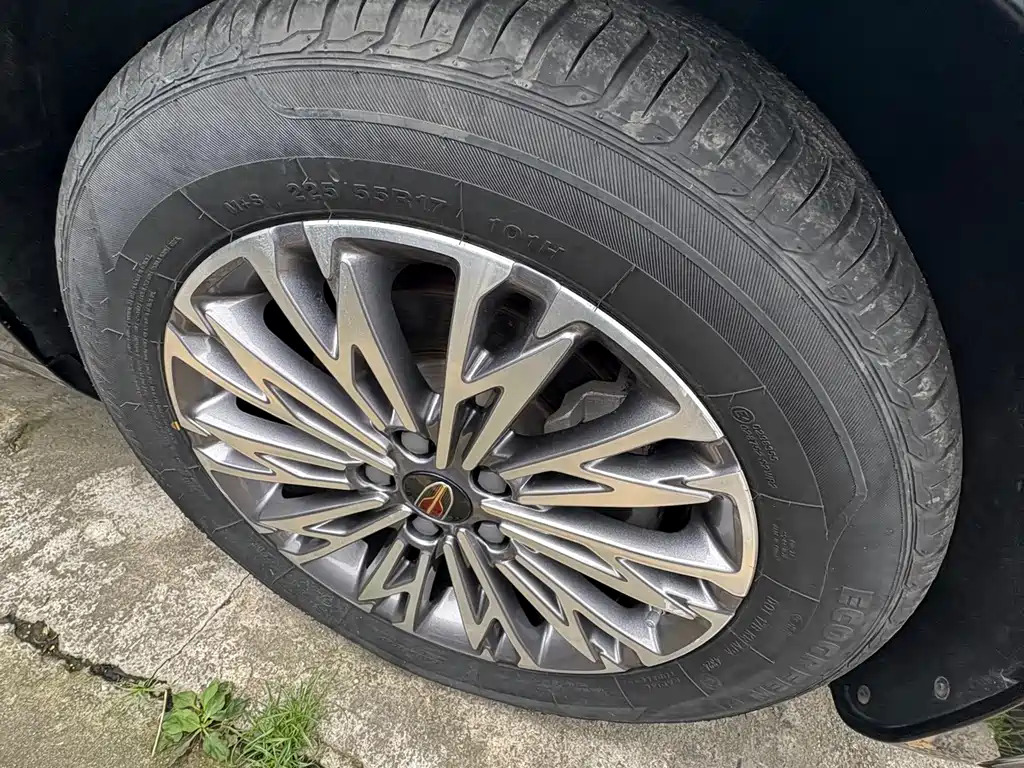 Hongqi H5 1.5 T DCT Connected Flagship Joy