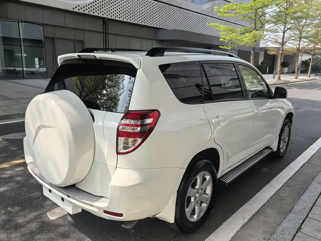 RAV4 2.0 L Auto Luxury