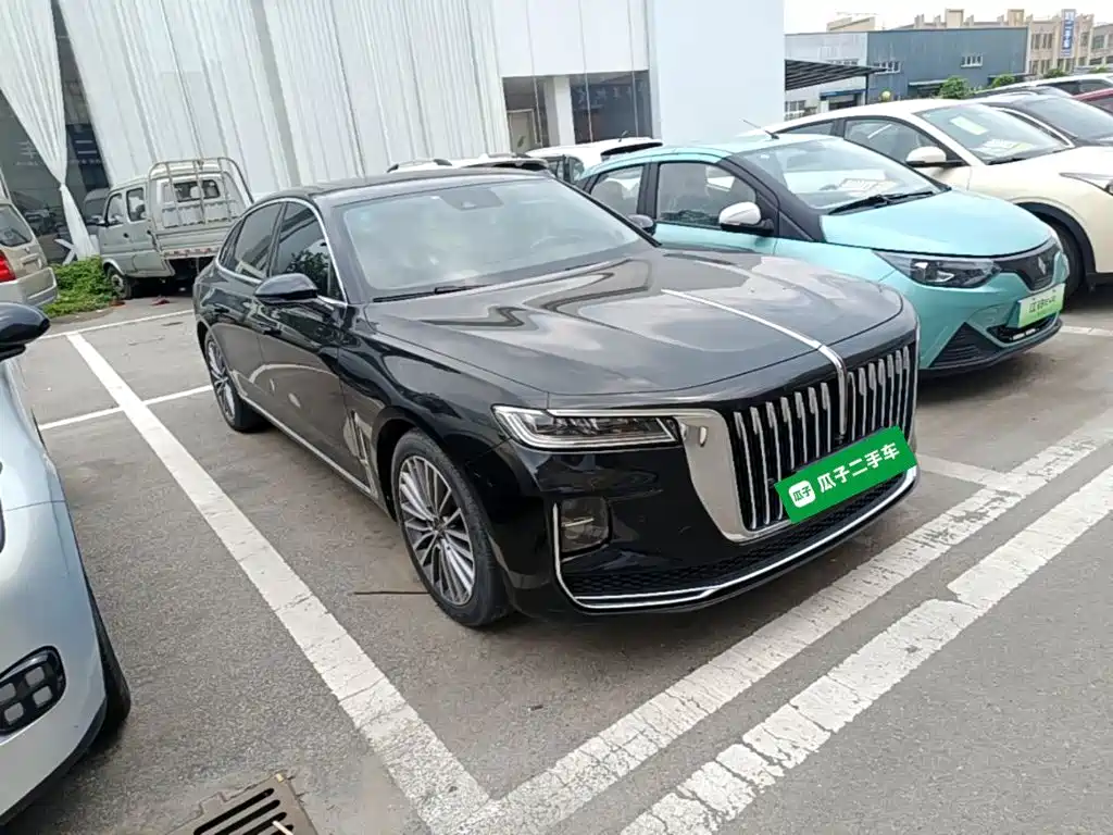 Hongqi H9 2.0 T Connected Flagship Enjoyment