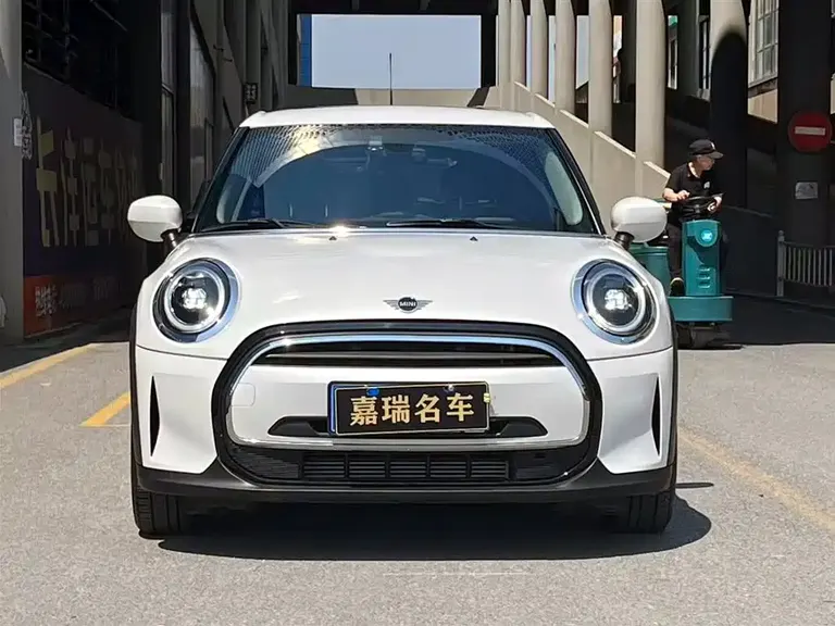 MINI 1.5 T ONE 5-door