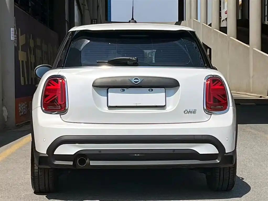 MINI 1.5 T ONE 5-door