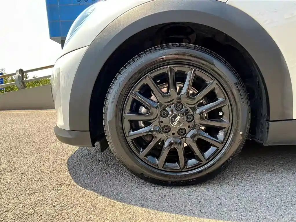 MINI 1.5 T ONE 5-door