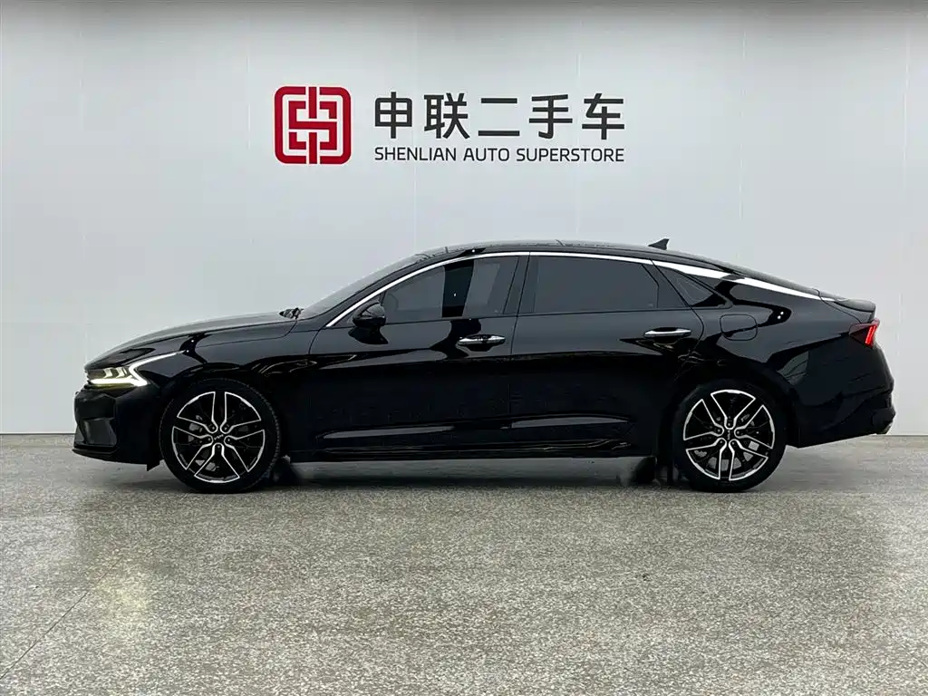 Kia K5 380 T GT-Line Flagship