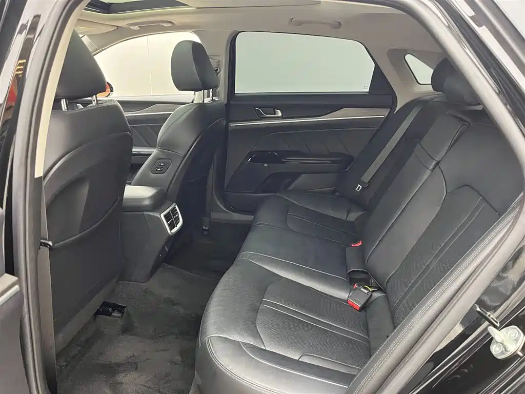 Kia K5 380 T GT-Line Flagship