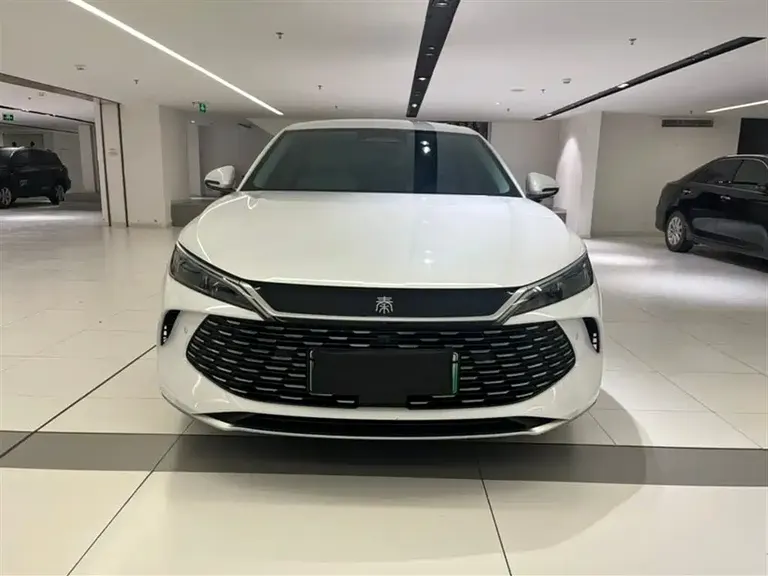 BYD Qin L DM-i Smart Drive 80 KM Leading