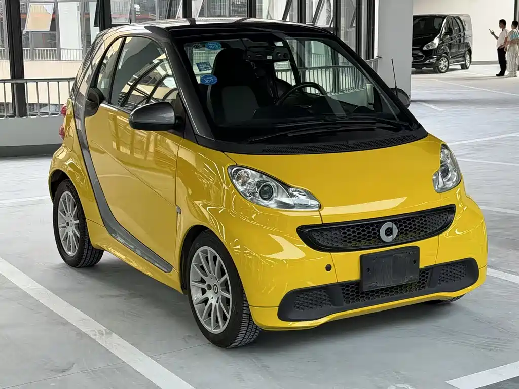 smart fortwo smart fortwo 2014款 1.0 MHD 硬顶城市光波激情版