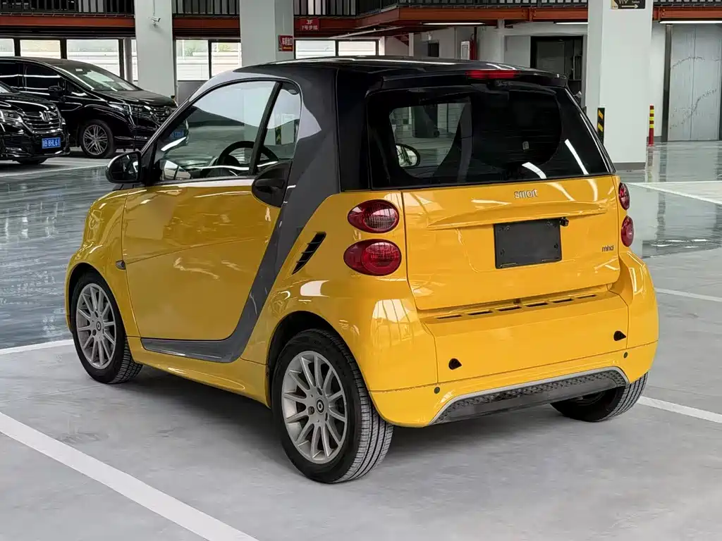 smart fortwo smart fortwo 2014款 1.0 MHD 硬顶城市光波激情版