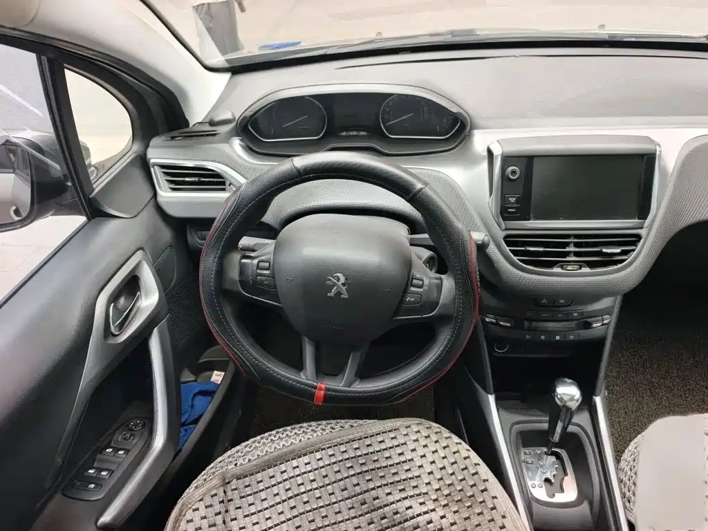 Peugeot 2008 2014 1.6 L Auto Fashion