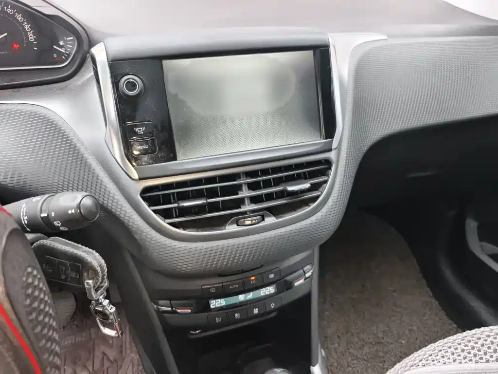 Peugeot 2008 2014 1.6 L Auto Fashion