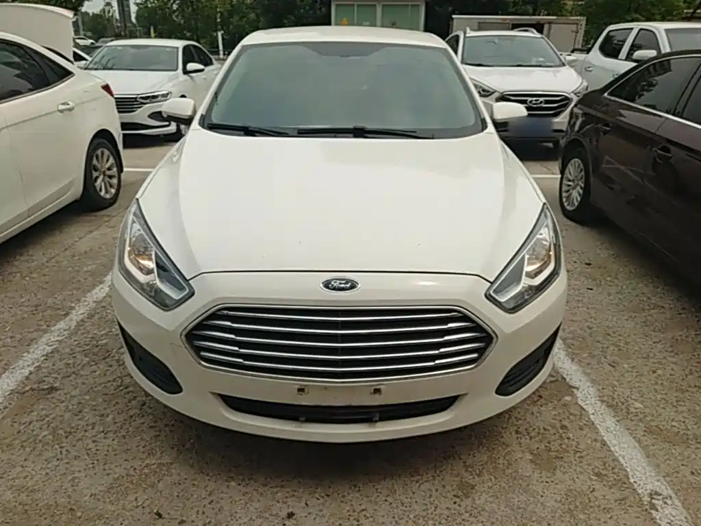 Escort Facelift 1.5 L Auto Comfort
