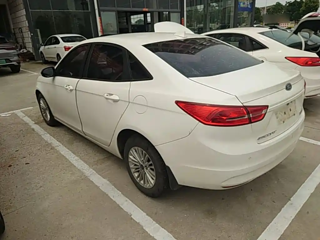 Escort Facelift 1.5 L Auto Comfort