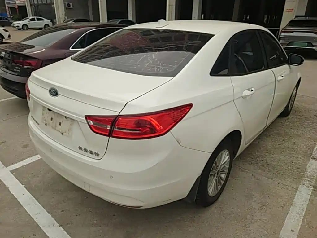 Escort Facelift 1.5 L Auto Comfort