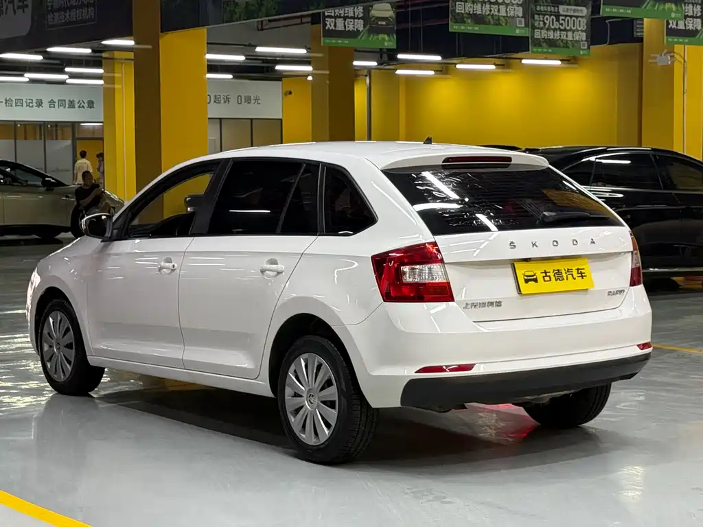 Rapid Spaceback Facelift 1.5 L Auto Standard CN-VI