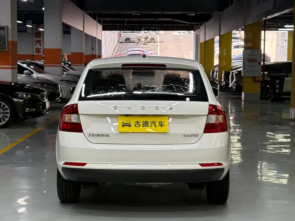 Rapid Spaceback Facelift 1.5 L Auto Standard CN-VI
