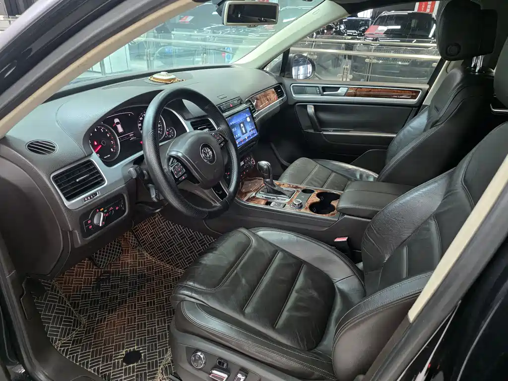 Touareg 3.0 TSI Standard Config