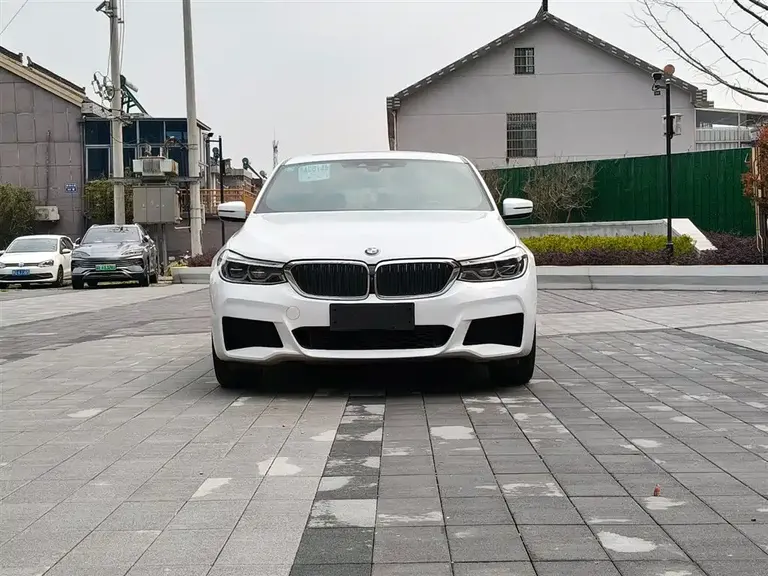 BMW 6 Series GT 630 i Luxury Design Package