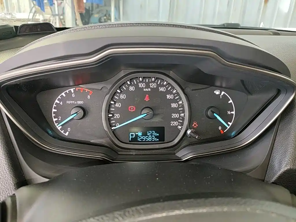 Escort 1.5 L Auto Comfort