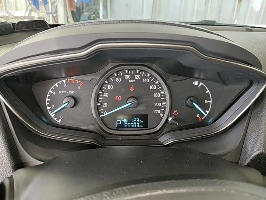 Escort 1.5 L Auto Comfort
