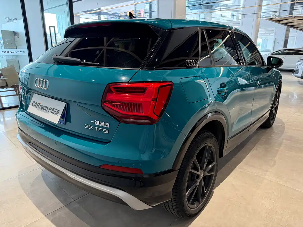 Audi Q2 L 35 TFSI Progressive Dynamic