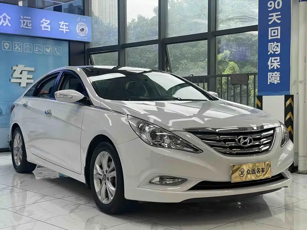 Sonata 2.0 L Auto Luxury