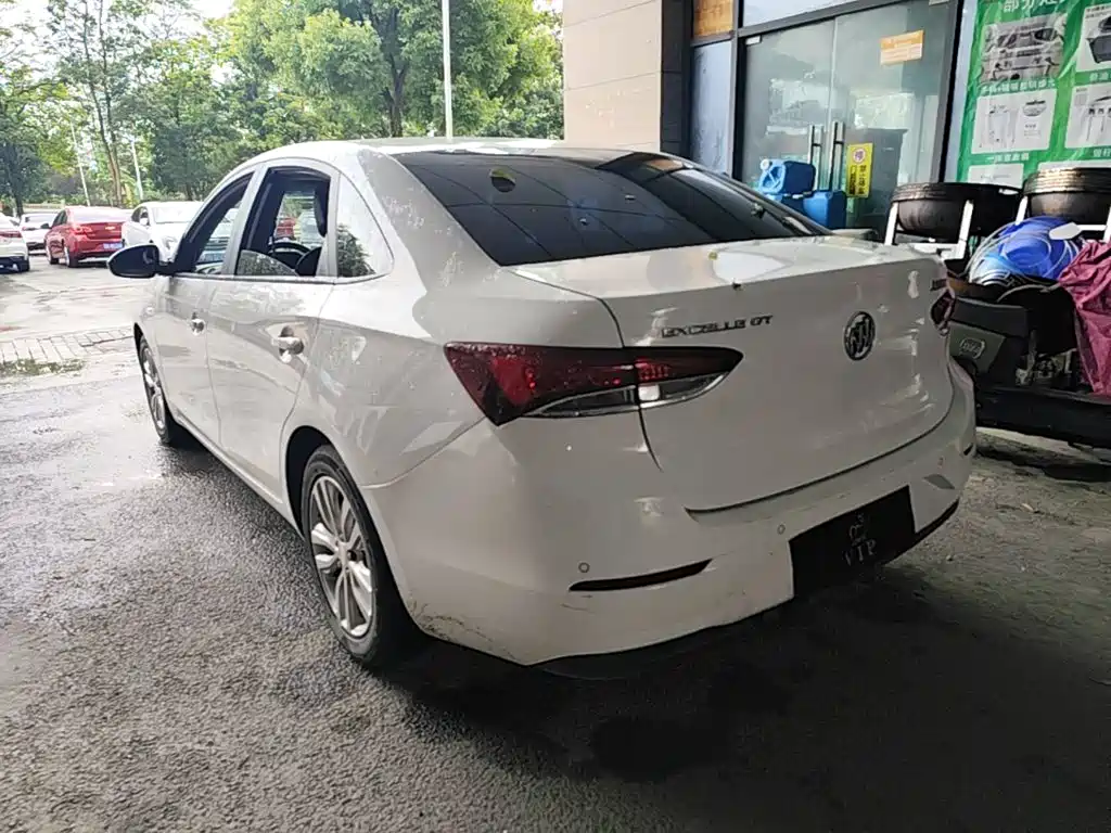 Excelle GT Facelift Exemplary 1.5 L Auto Elite