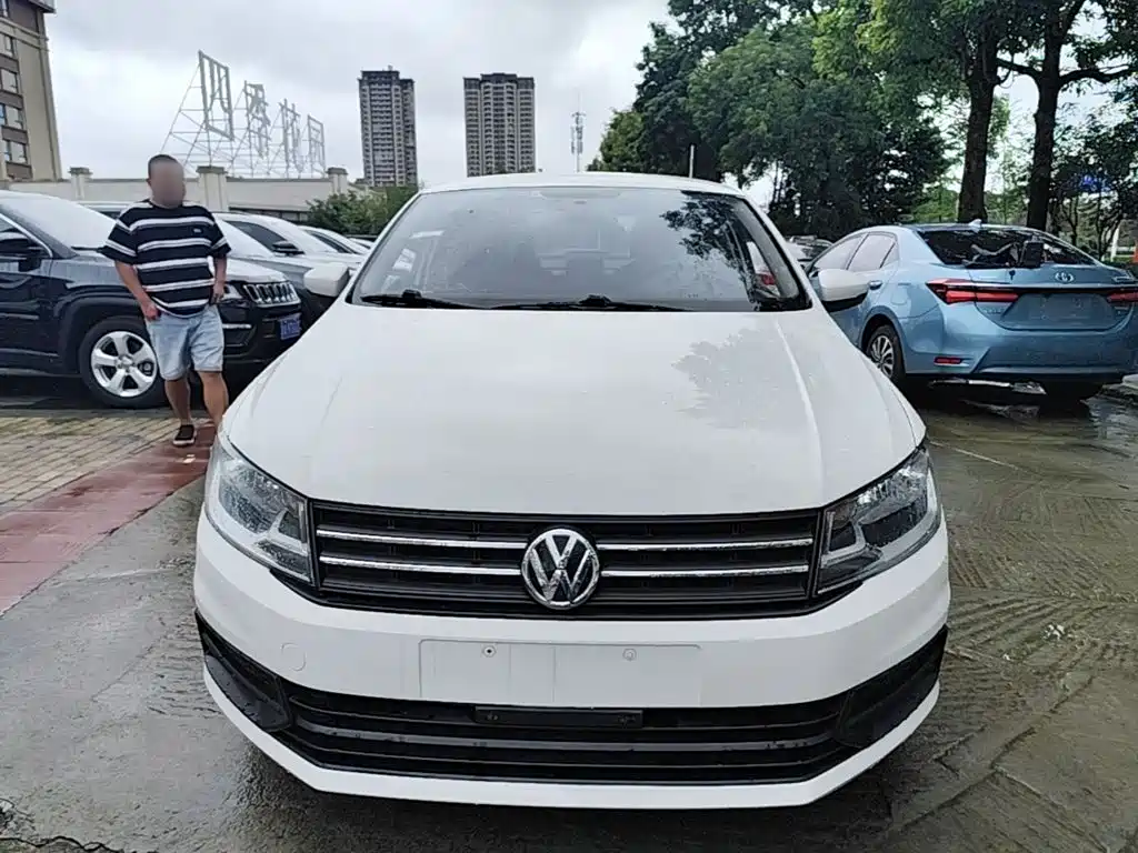 Santana 1.5 L Manual Style