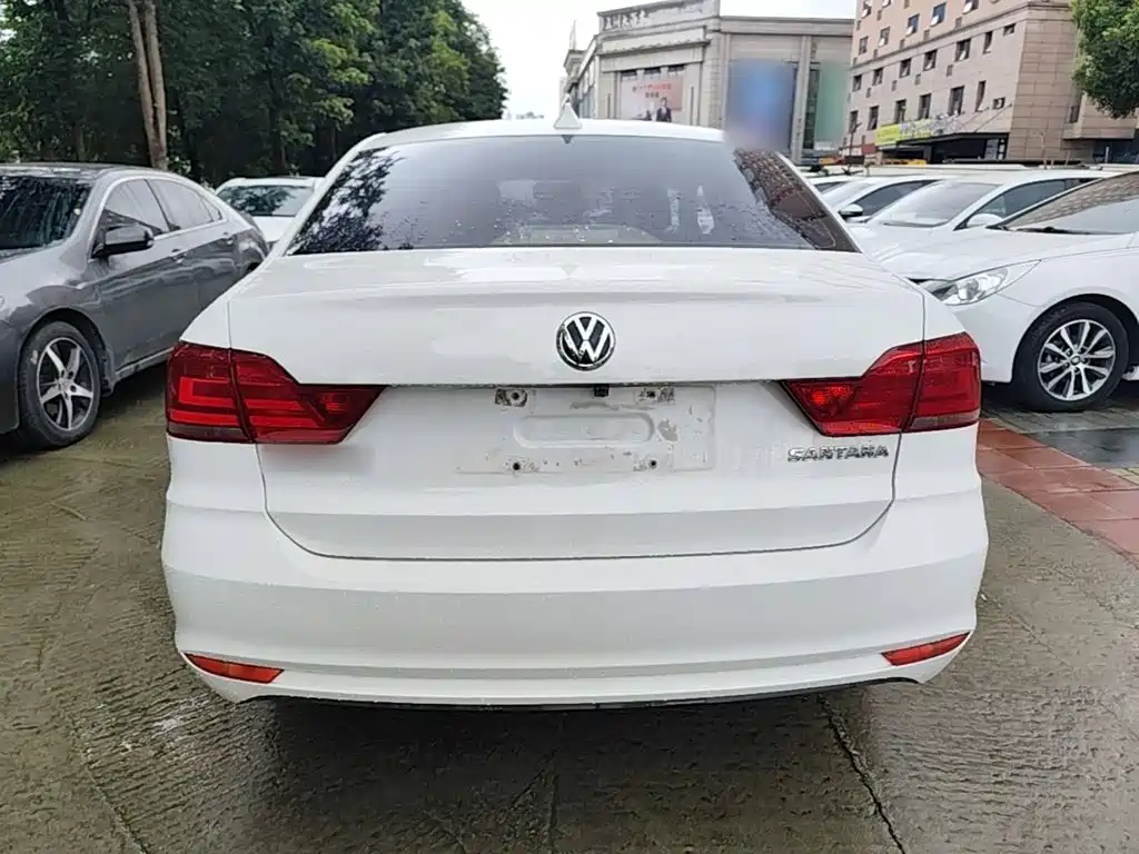 Santana 1.5 L Manual Style
