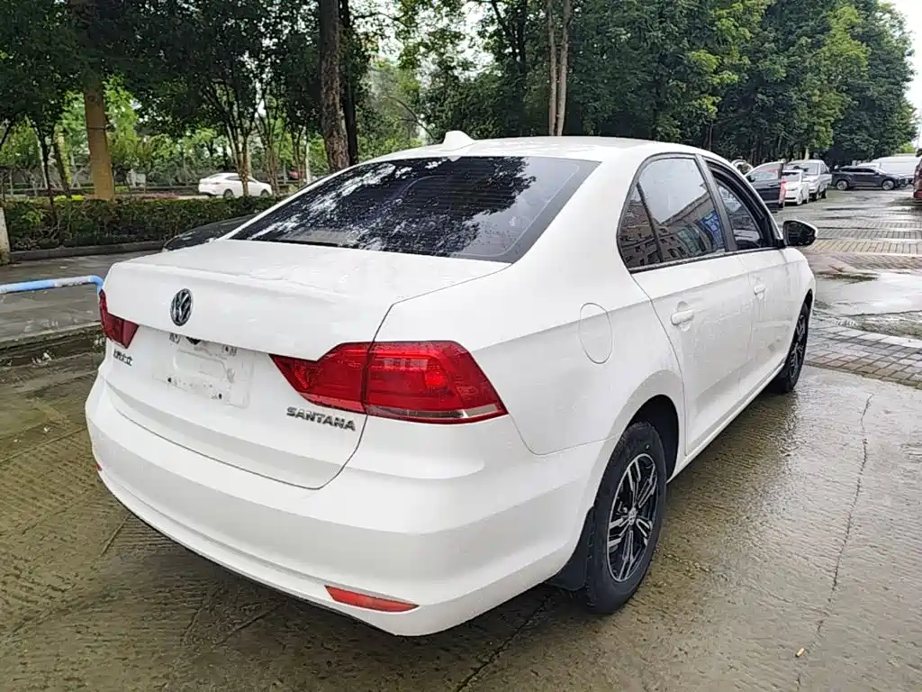 Santana 1.5 L Manual Style