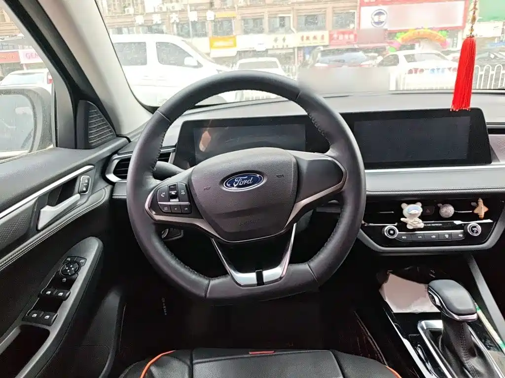 Escort 1.5 L Auto Diamond