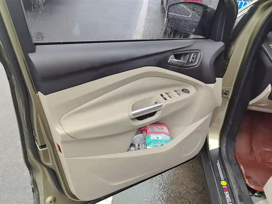 Kuga 1.6 L GTDi 4 WD Elite