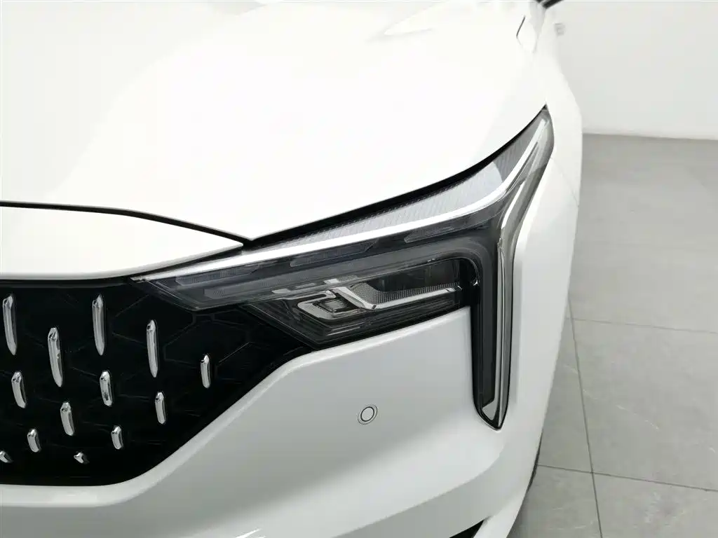 Besturn B70 3 rd Gen 1.5 T Auto Premium