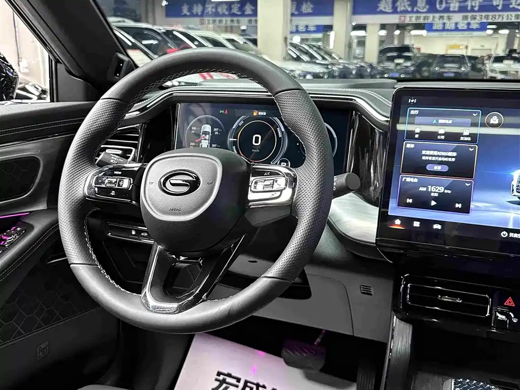 GAC Trumpchi GS8 Dual Engine Series 2.0 TM 2 WD Distinguished (7-seat)