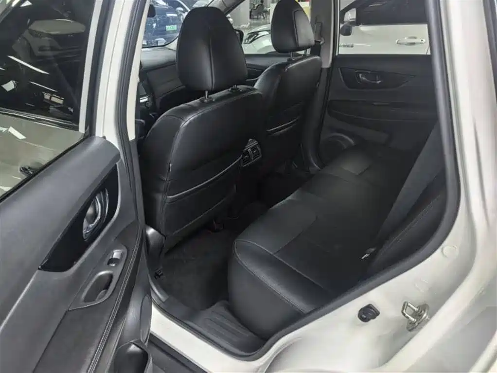 X-Trail 2.5 L CVT Connected Leading 4 WD