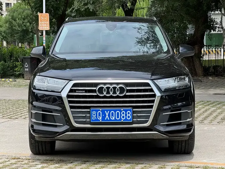 Audi Q7 45 TFSI Tech
