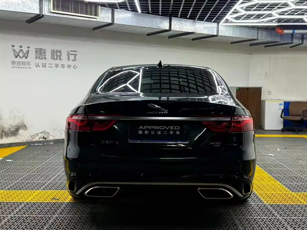 Jaguar XFL XFL 2.0 T P300 4 WD Flagship Sport