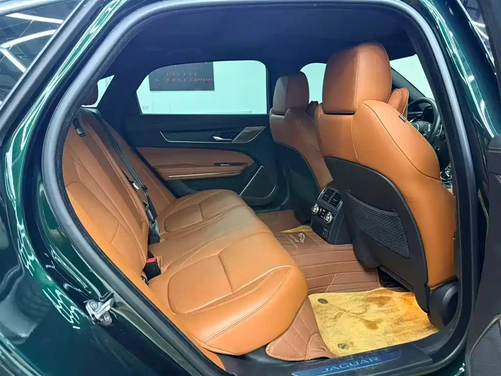 Jaguar XFL XFL 2.0 T P300 4 WD Flagship Sport