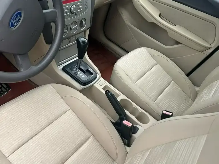 Ford Focus Sedan Classic 1.8 L Auto Basic