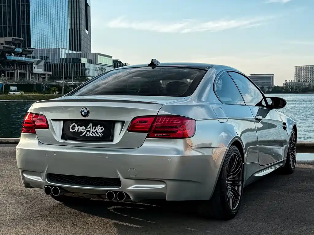 BMW M3 M3 2-door Carbon Fiber Roof