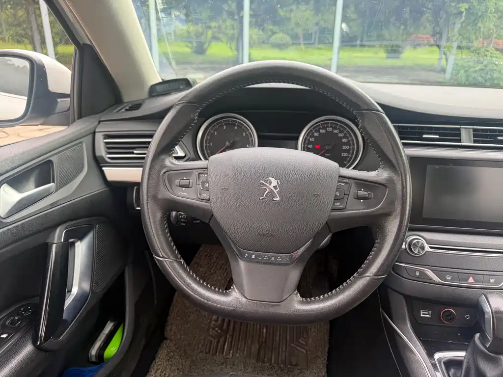 Peugeot 408 1.6 T Auto Luxury