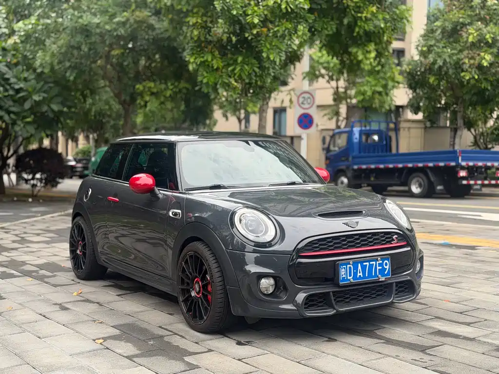 MINI MINI 2017款 2.0 T COOPER S 赛车控