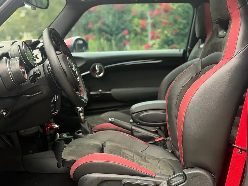 MINI MINI 2017款 2.0 T COOPER S 赛车控