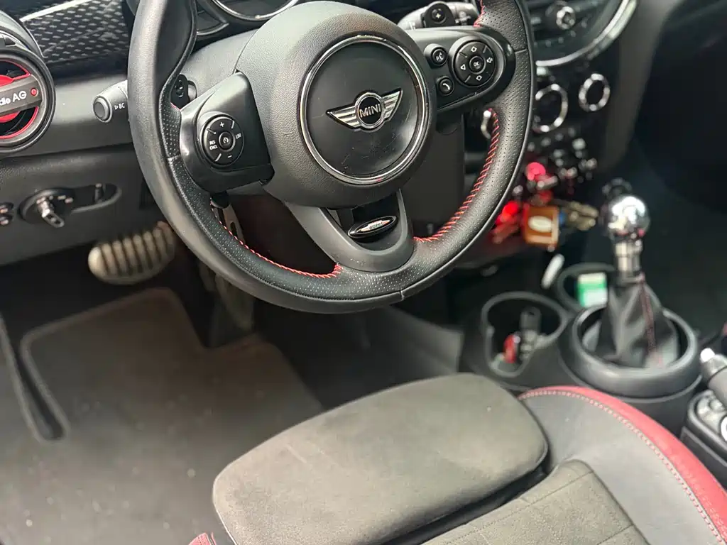 MINI MINI 2017款 2.0 T COOPER S 赛车控