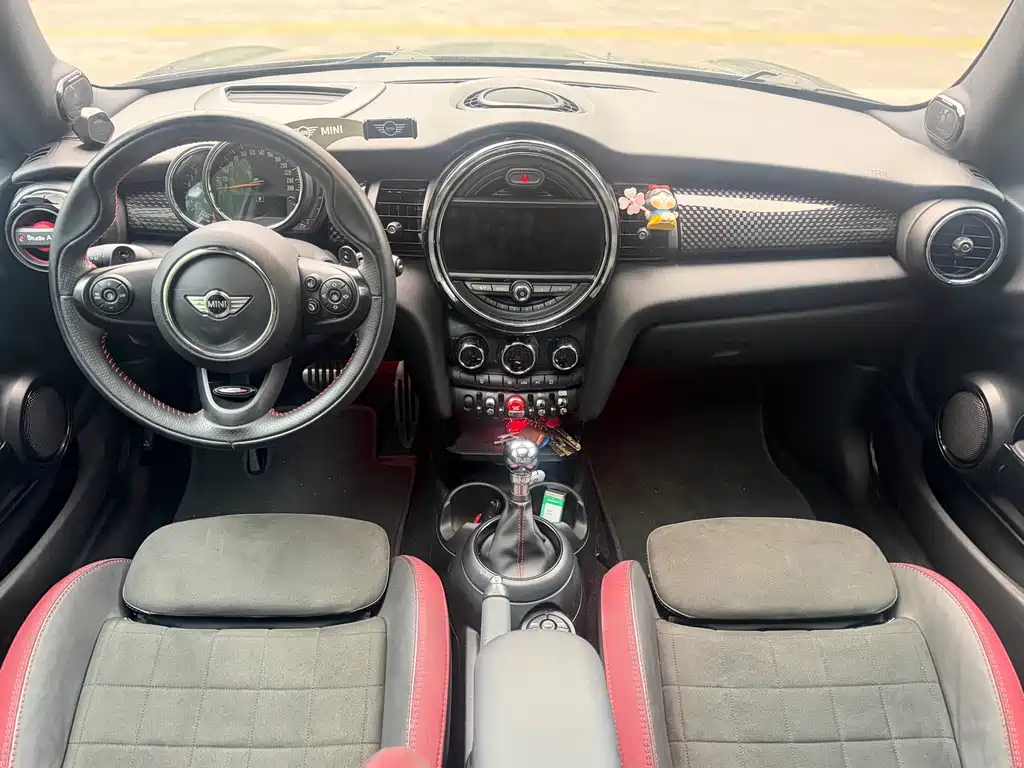 MINI MINI 2017款 2.0 T COOPER S 赛车控