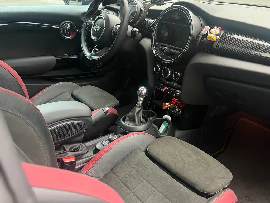 MINI MINI 2017款 2.0 T COOPER S 赛车控