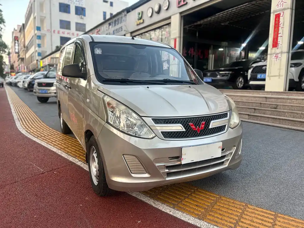 Wuling Rongguang V 五菱荣光V 2018款 1.5 L实用型