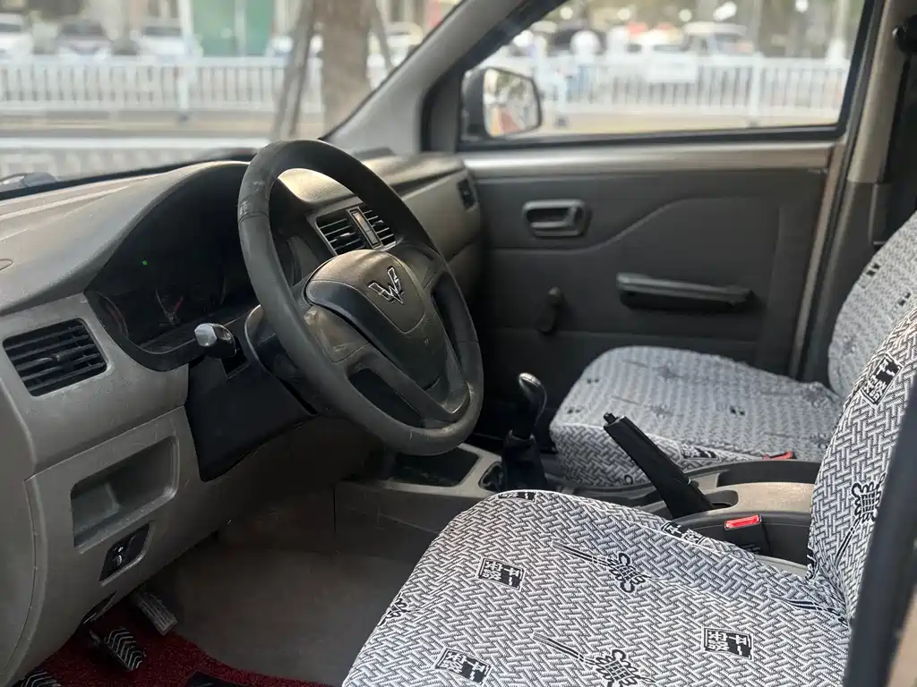 Wuling Rongguang V 五菱荣光V 2018款 1.5 L实用型