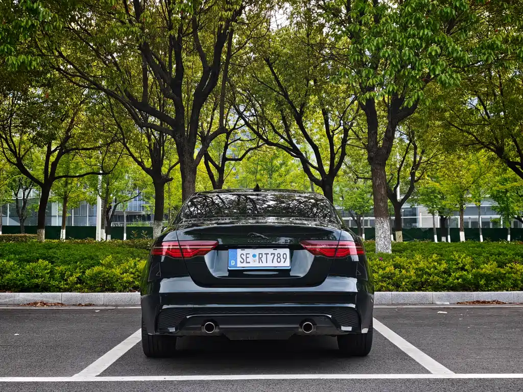 Jaguar XEL 2.0 T 250 PS R-DYNAMIC S Shine Black Sport